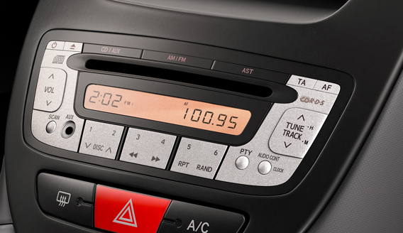 Toyota_Aygo_head_unit[1]